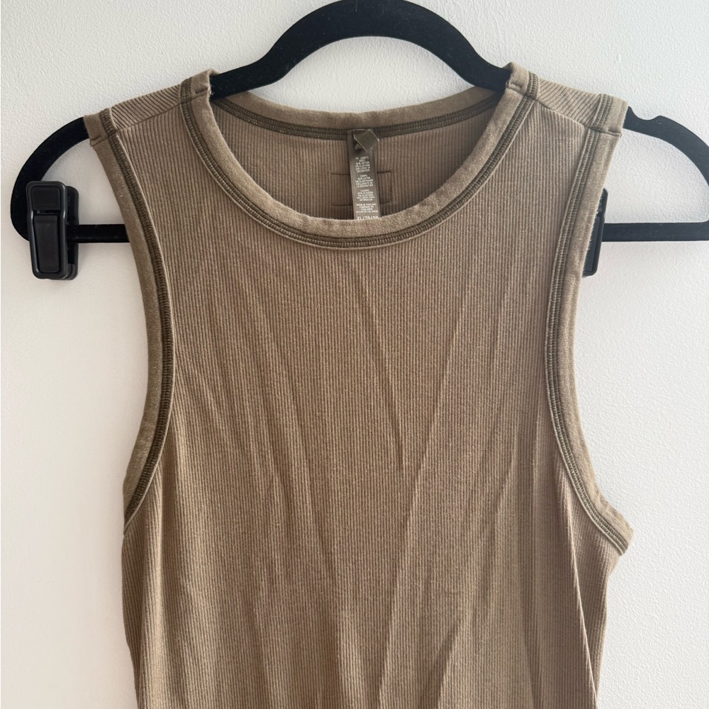 SKIMS Women's Tan/Green Sleeveless Top